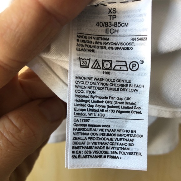 Like New, Adorable Peplum Banana Republic Top - Picture 3 of 4